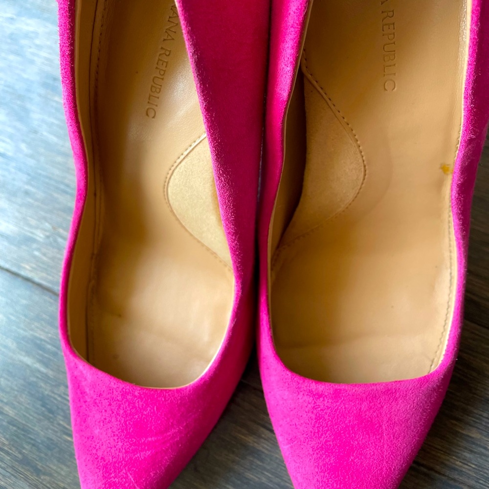 Pink Banana Republic thick heel shoes. Size 6.5
